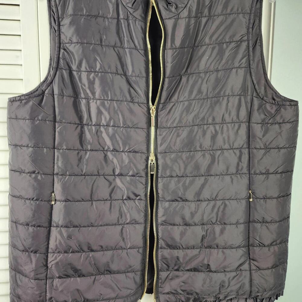 Black Quilted Vest Women's size Large Ruffle Hem Packable - Picture 6 of 11